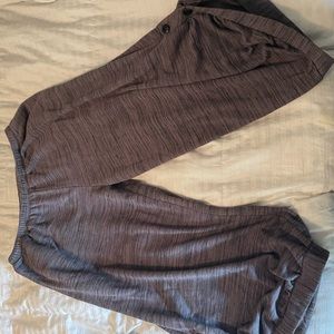 Comfy, non wrinkle, stretchy crop pants